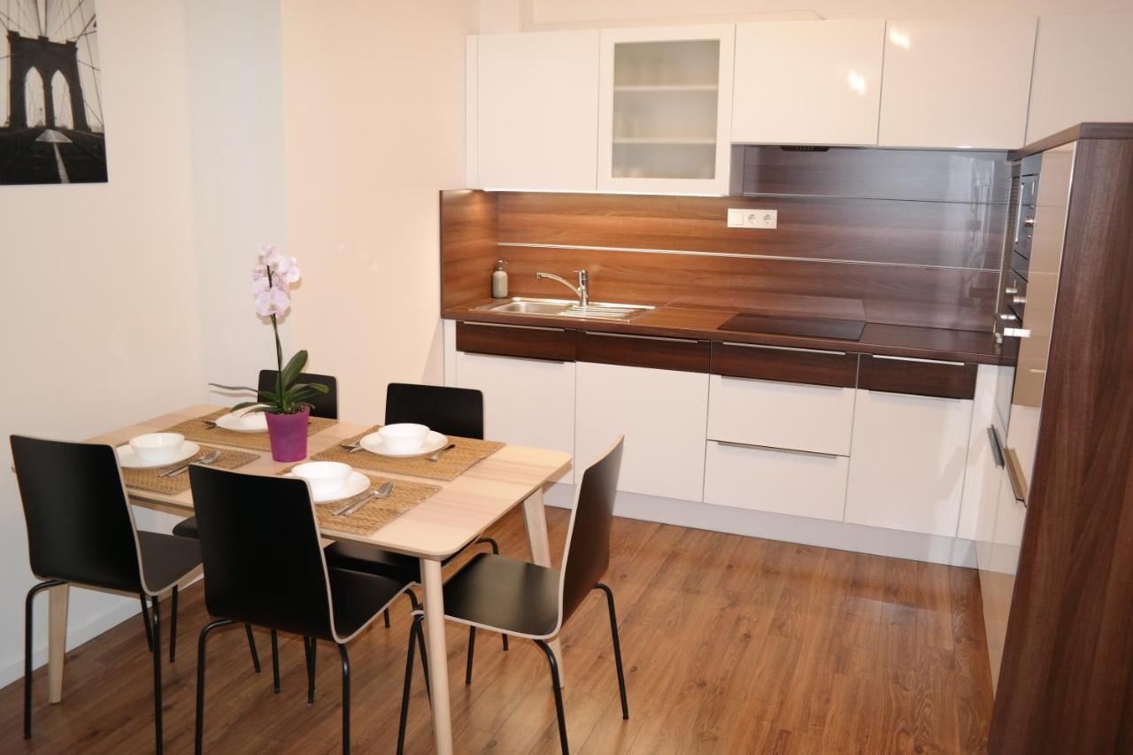 Riverside Apartman With Free Parking Gyor Exterior photo