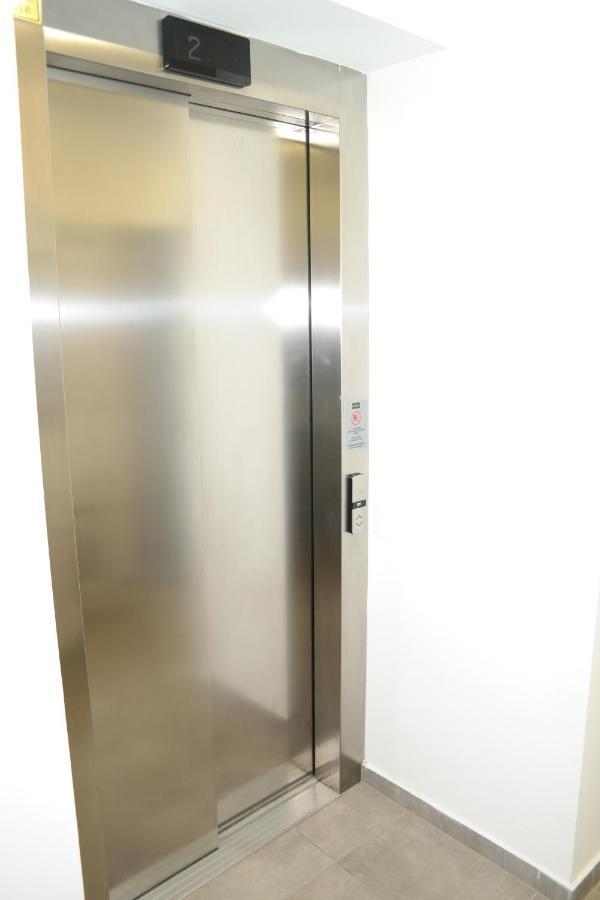 Riverside Apartman With Free Parking Gyor Exterior photo