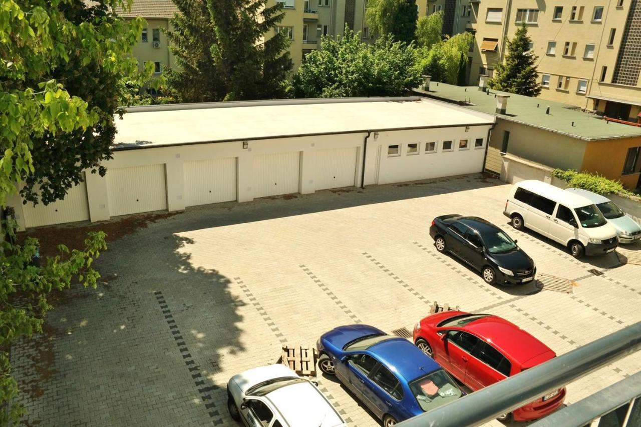 Riverside Apartman With Free Parking Gyor Exterior photo