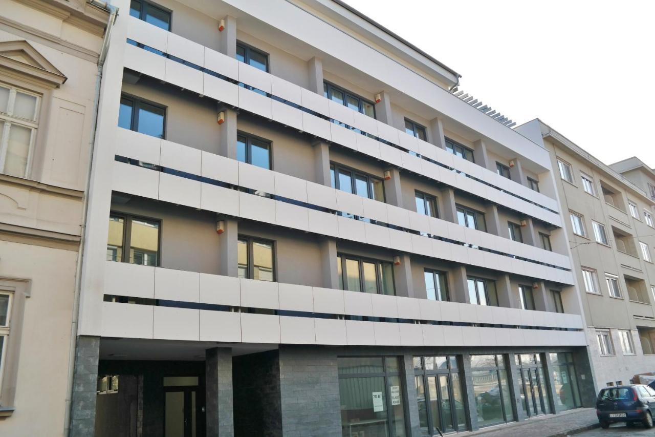 Riverside Apartman With Free Parking Gyor Exterior photo